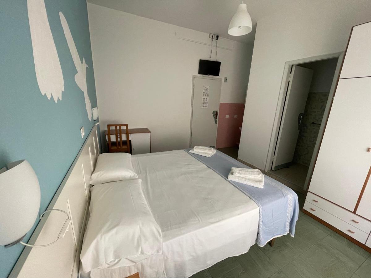 Hotel Aloha Cesenatico Esterno foto