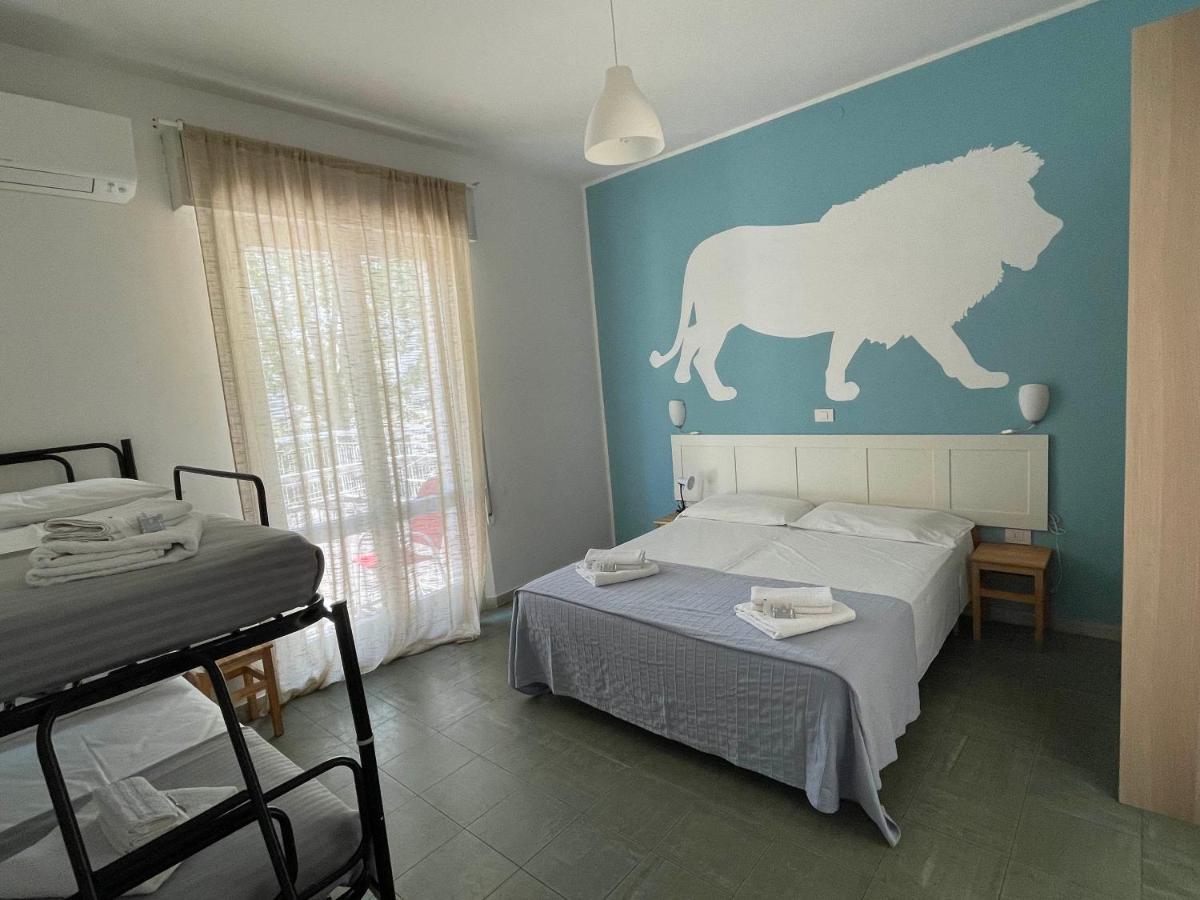 Hotel Aloha Cesenatico Esterno foto