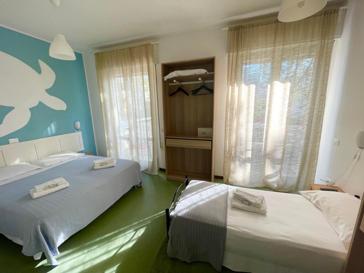 Hotel Aloha Cesenatico Esterno foto