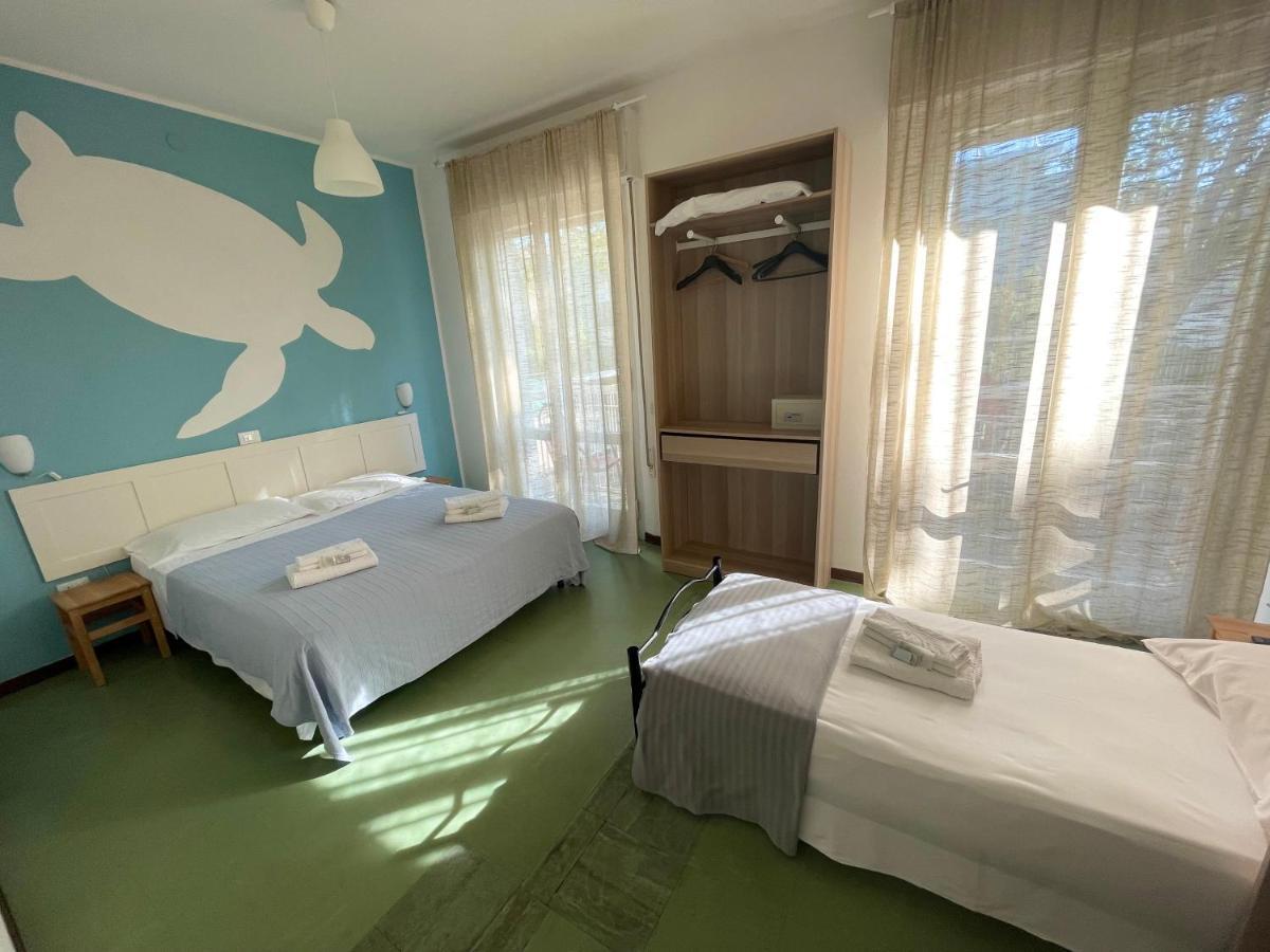 Hotel Aloha Cesenatico Esterno foto