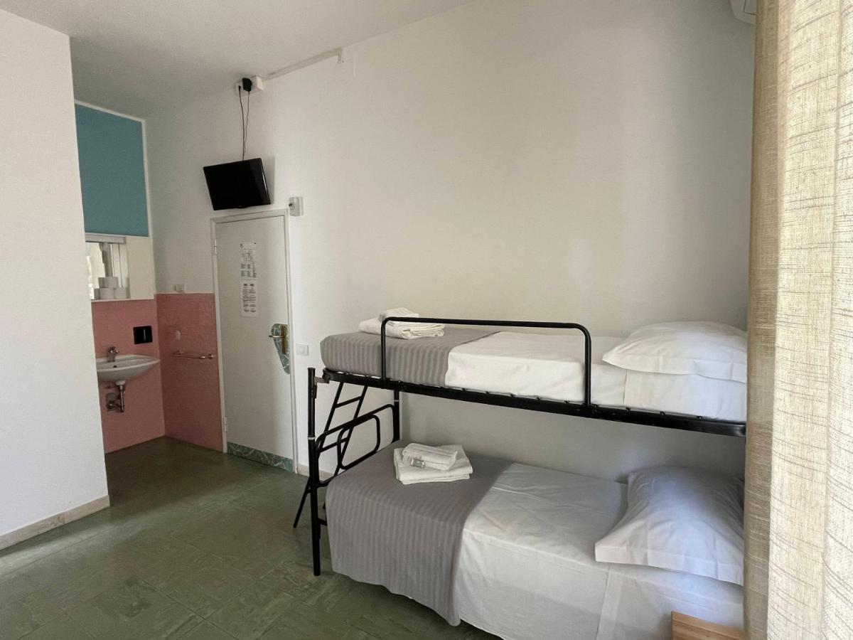Hotel Aloha Cesenatico Esterno foto